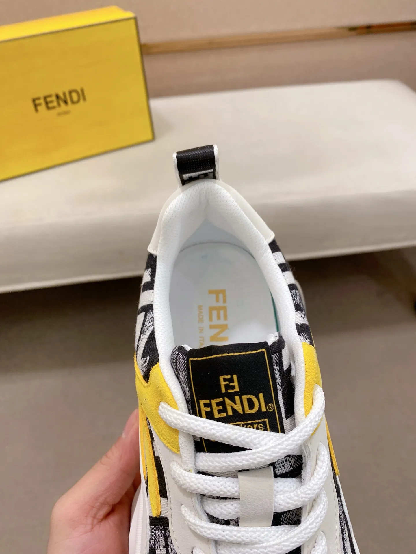 Factory price 442💰 (fendi) New style 👊🏻 upper 🇮🇹 imported cowhide fabric 🇩🇪 lining imported sheepskin lining. The original outsole is molded to highlight the identity of every man, and the upper foot is elegant and stable🚶🏻🚶🏻The high-end custom counters reproduce the original version📯No matter the wind or rain, the shoe last remains unchanged and can withstand the verification of time🔍️,🔵 Size: 38-44